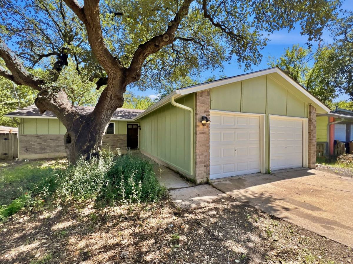 House for rent at 5201 Hedgewood Dr, Austin, TX 78745