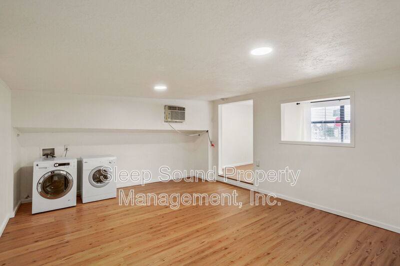 House for rent at 8005 SW Barbur Blvd, Portland, OR 97219