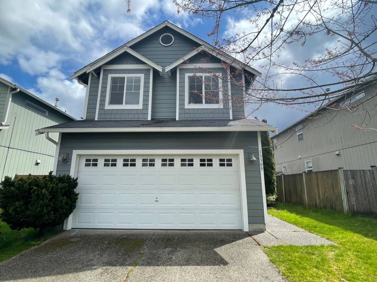 House for rent at 13309 88th Ave Court E, Puyallup, WA 98373