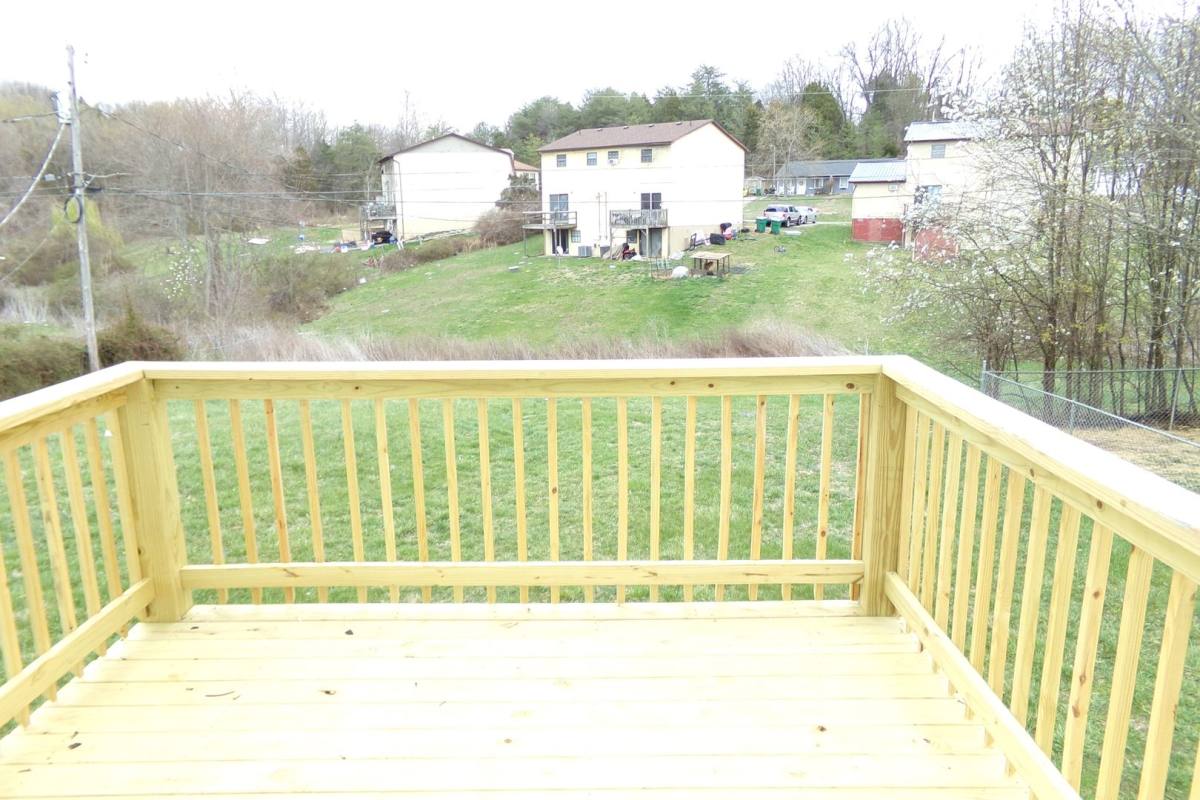 Townhouse for rent at 1414 Kingswood Way, Radcliff, KY 40160