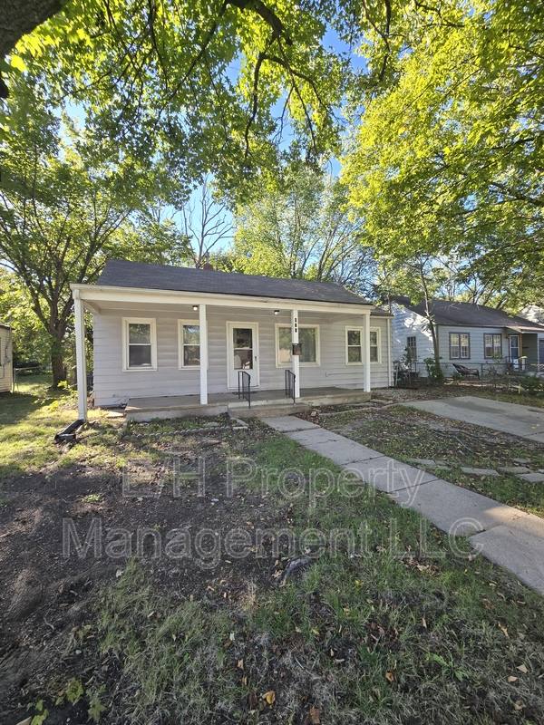 House for rent at 915 Harding St, Wichita, KS 67208