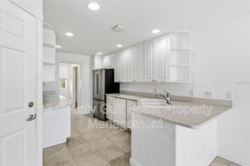 Townhouse for rent at 1418 Burgos Dr, Sarasota, FL 34238