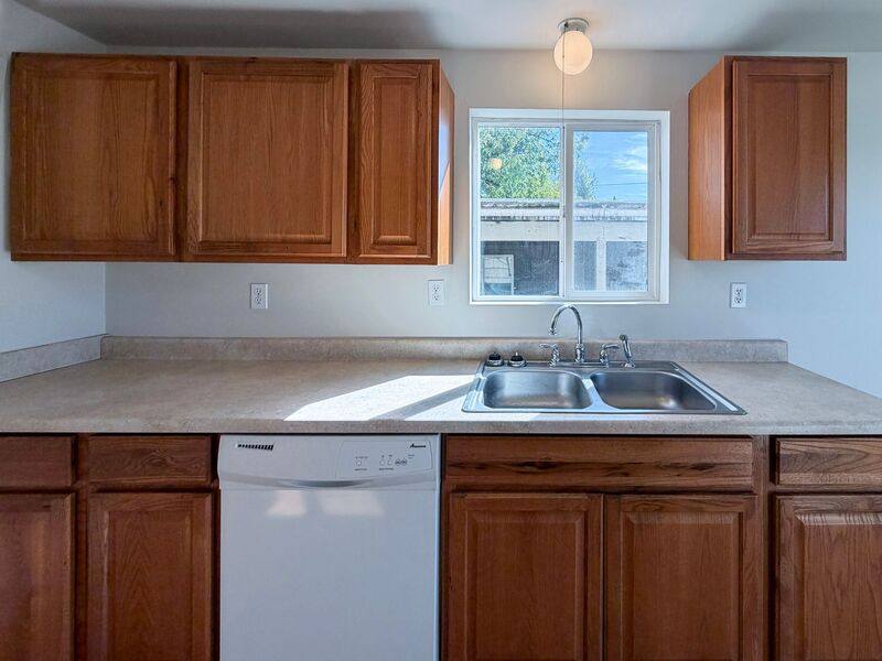 House for rent at 775 28th St, Springfield, OR 97477