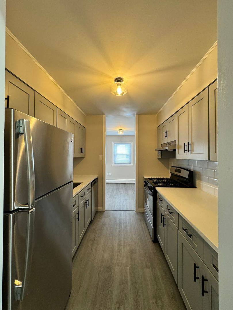 Apartment for rent at 490-498 Sherwood Place, Stratford, CT 06615
