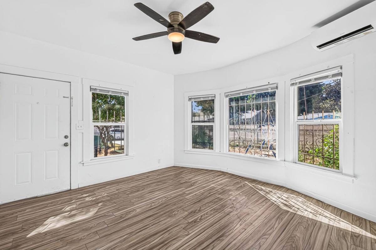Apartment for rent at 1331 W 19th St, Long Beach, CA 90810
