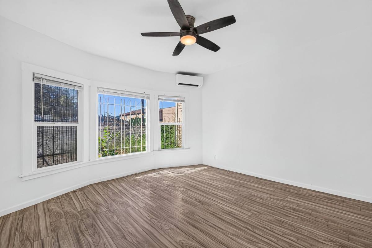 Apartment for rent at 1331 W 19th St, Long Beach, CA 90810