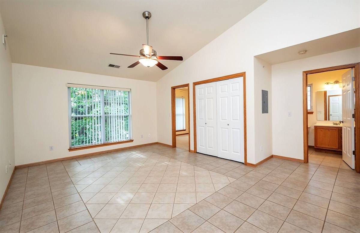 Condo for rent at 14 N Dodge St, Iowa City, IA 52245