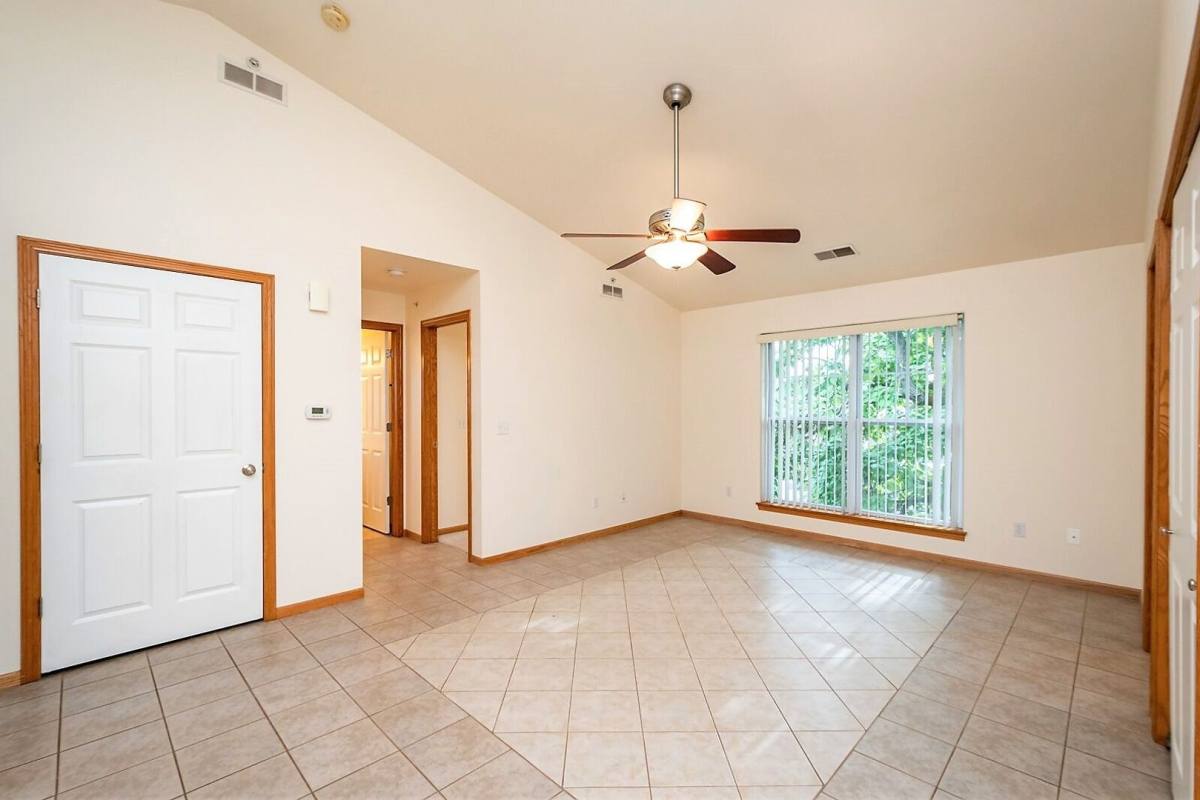 Condo for rent at 14 N Dodge St, Iowa City, IA 52245