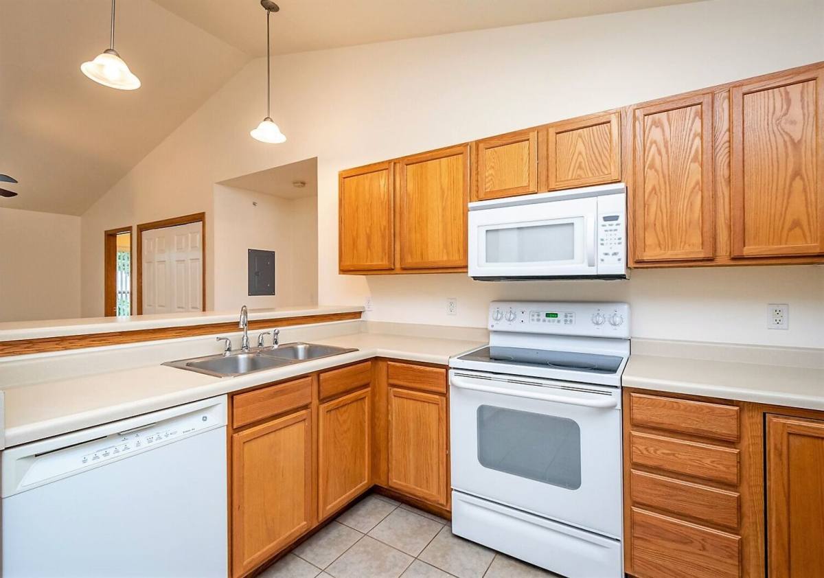Condo for rent at 14 N Dodge St, Iowa City, IA 52245