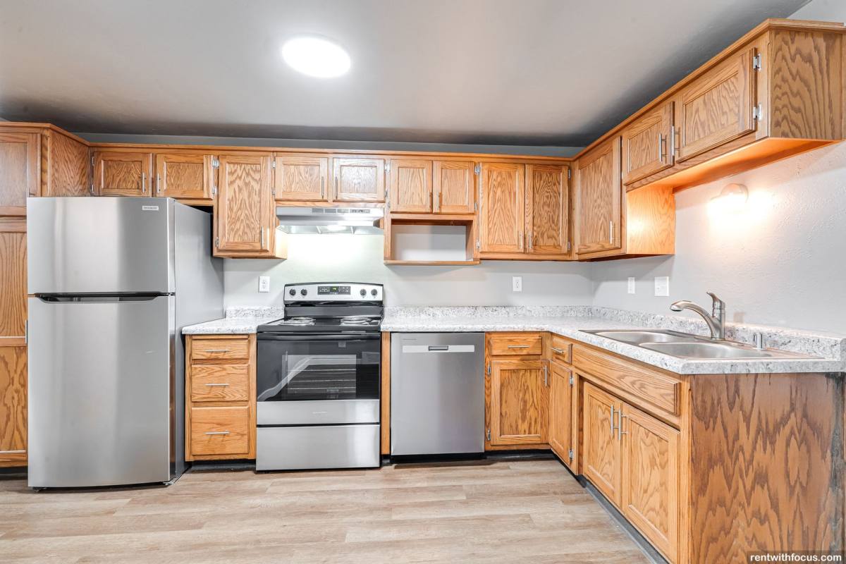 Townhouse for rent at 3835 E River Dr, Green Bay, WI 54301