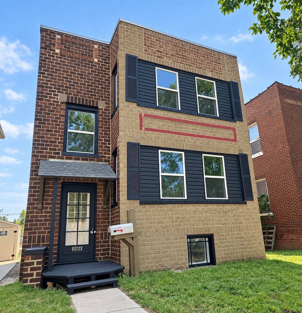 Apartment for rent at 2304 Grand Ave, Granite City, IL 62040