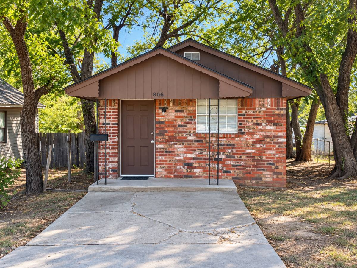 House for rent at 806 N Choctaw Ave, El Reno, OK 73036