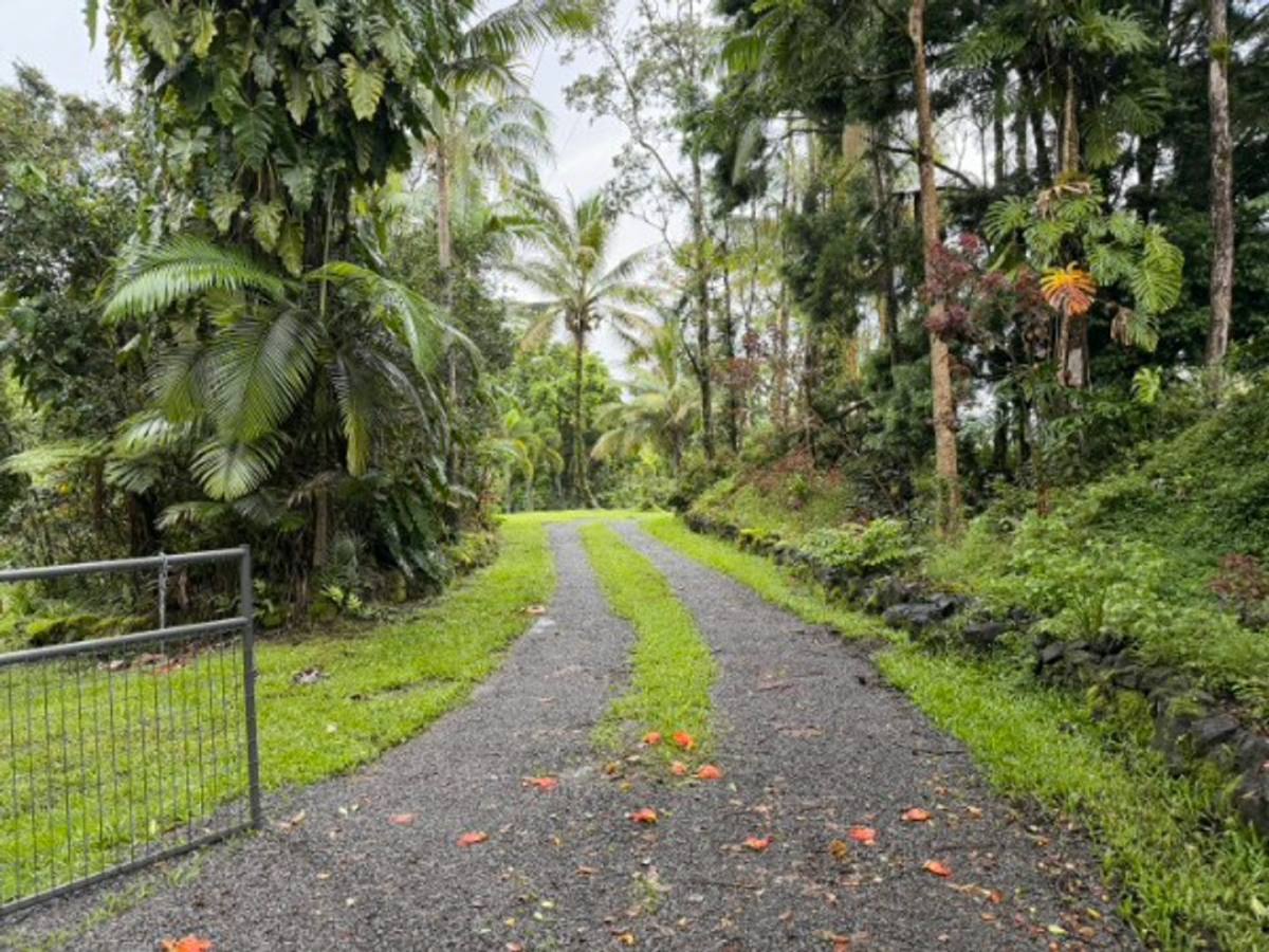 House for rent at 15-2011 26th Ave, Keaau, HI 96749