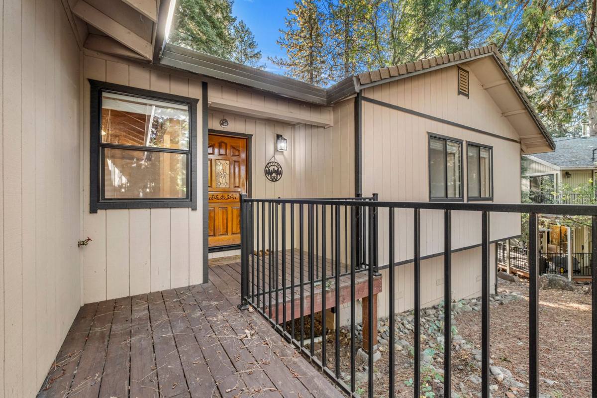 House for rent at 3712 Garnet Rd, Pollock Pines, CA 95726