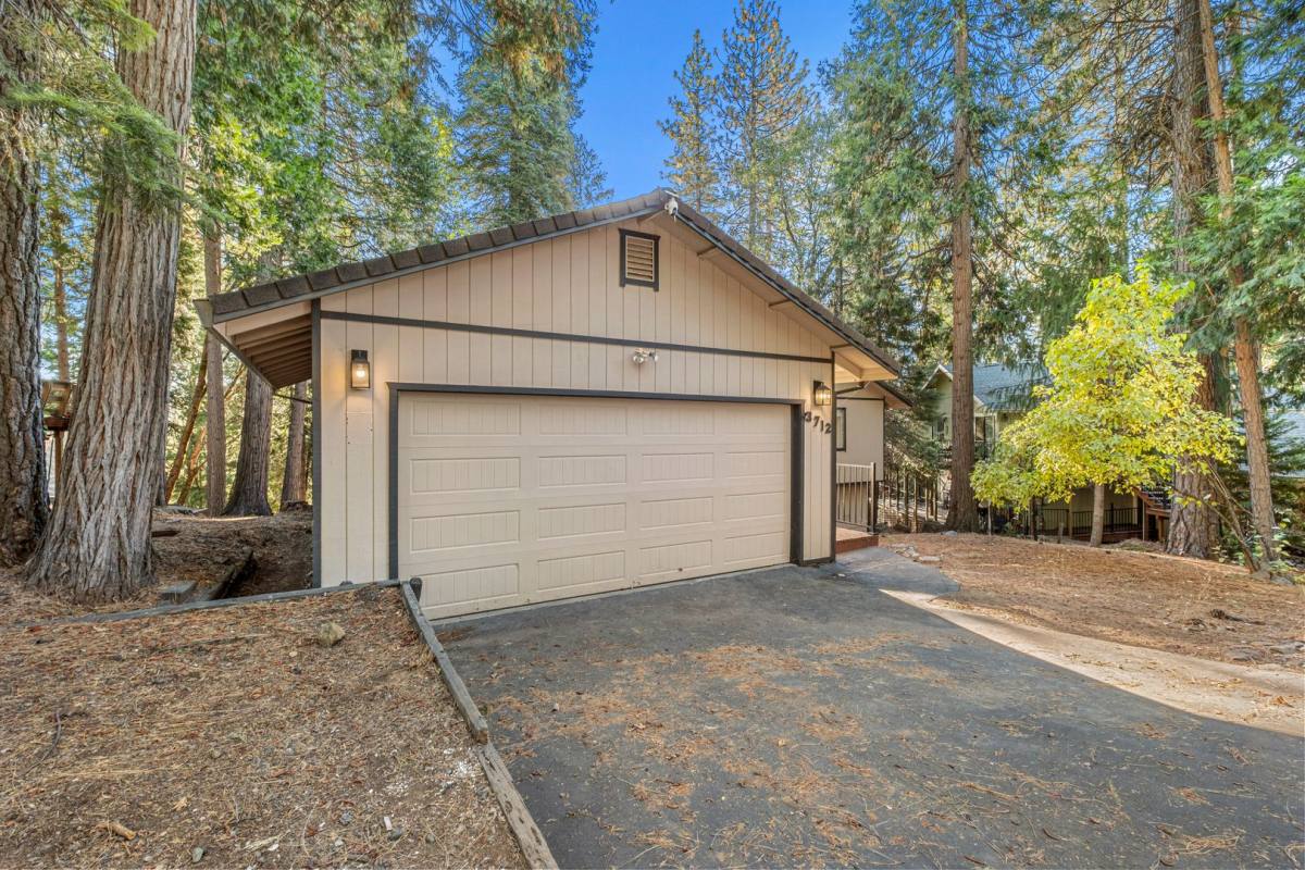 House for rent at 3712 Garnet Rd, Pollock Pines, CA 95726