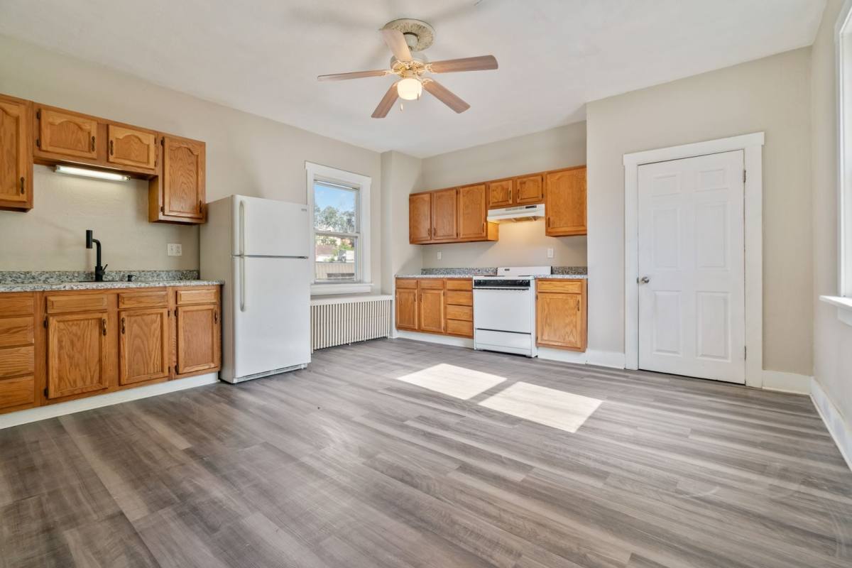 Apartment for rent at 571 Washington Ave, Carnegie, PA 15106