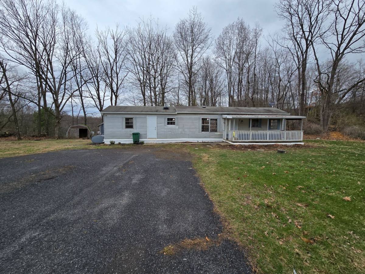 House for rent at 1144 E Stateside Dr, Danielsville, PA 18038