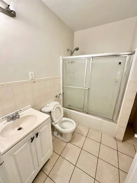 Apartment for rent at 255 Coleman St, Bridgeport, CT 06604