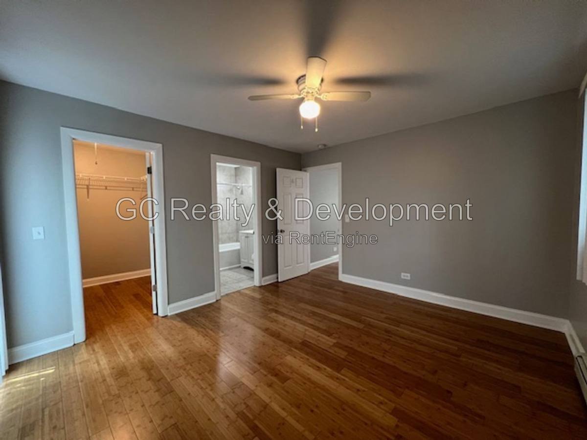 Apartment for rent at 601 N Highview Ave #4, Addison, IL 60101