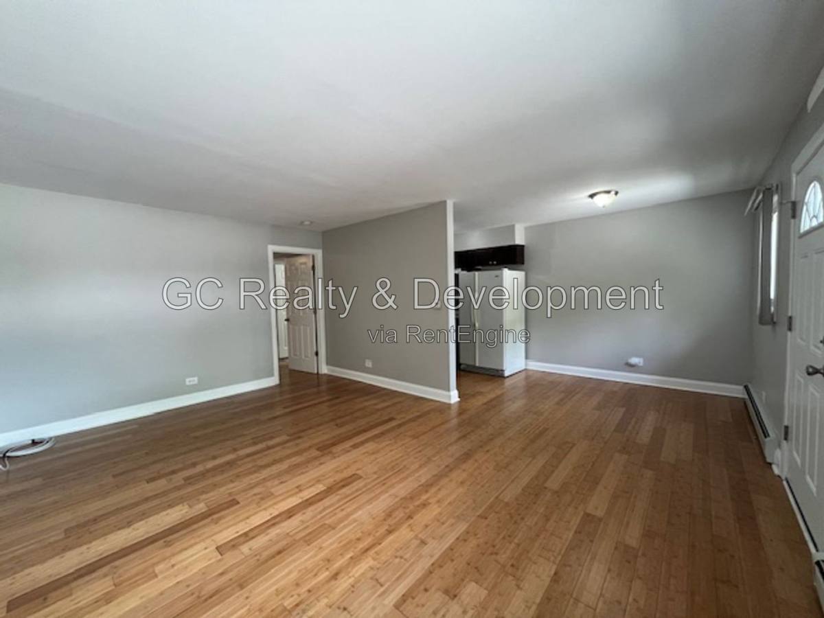 Apartment for rent at 601 N Highview Ave #4, Addison, IL 60101