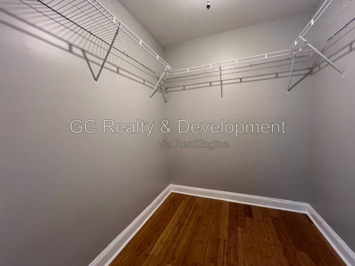 Apartment for rent at 601 N Highview Ave #4, Addison, IL 60101