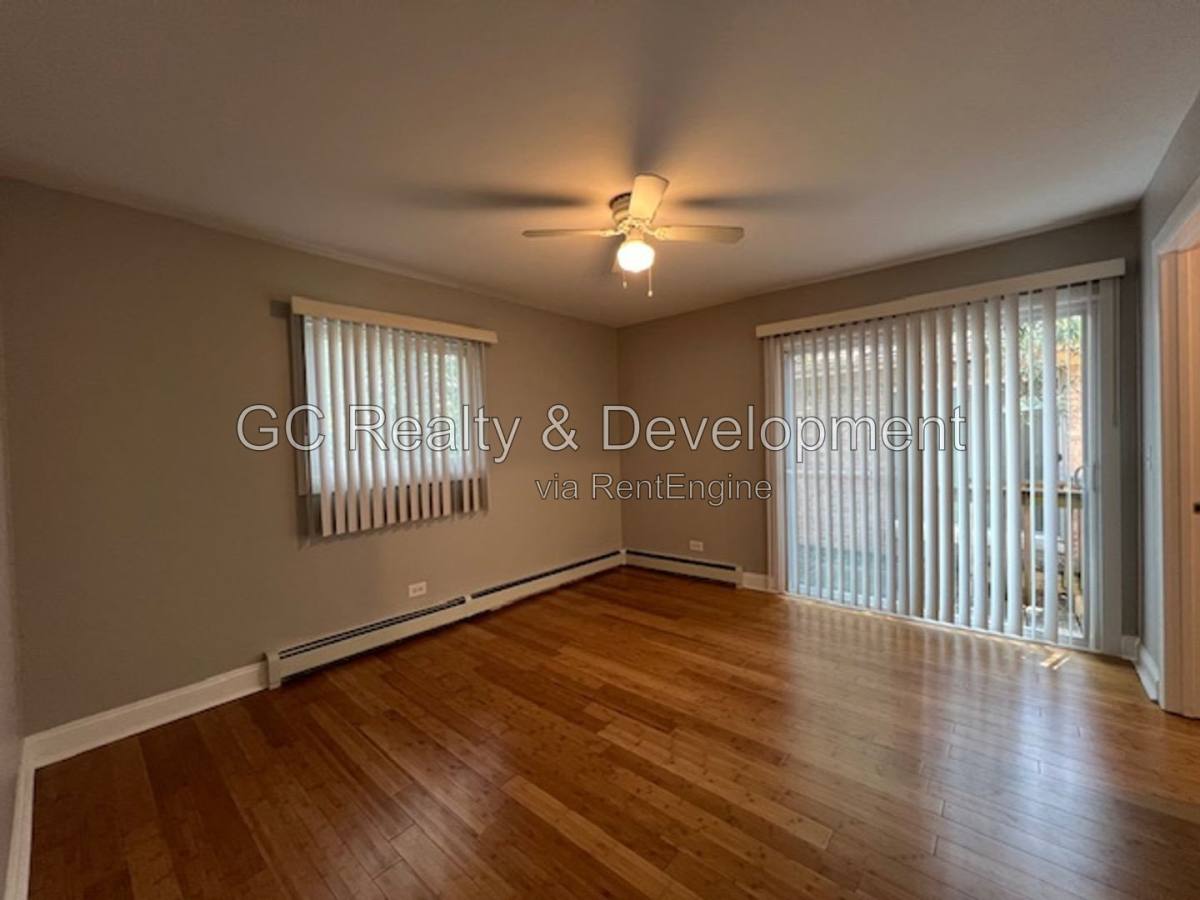 Apartment for rent at 601 N Highview Ave #4, Addison, IL 60101