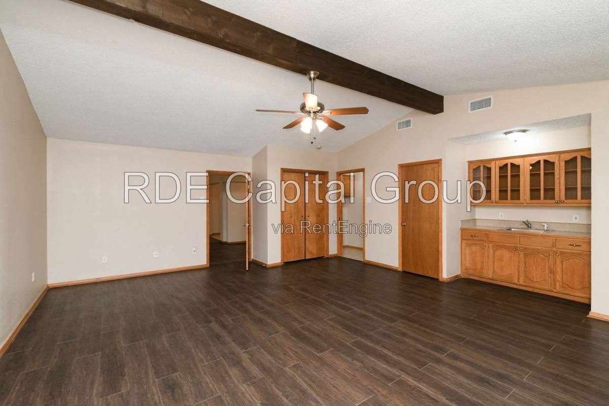 House for rent at 223 S Casa Grande Circle, Duncanville, TX 75116