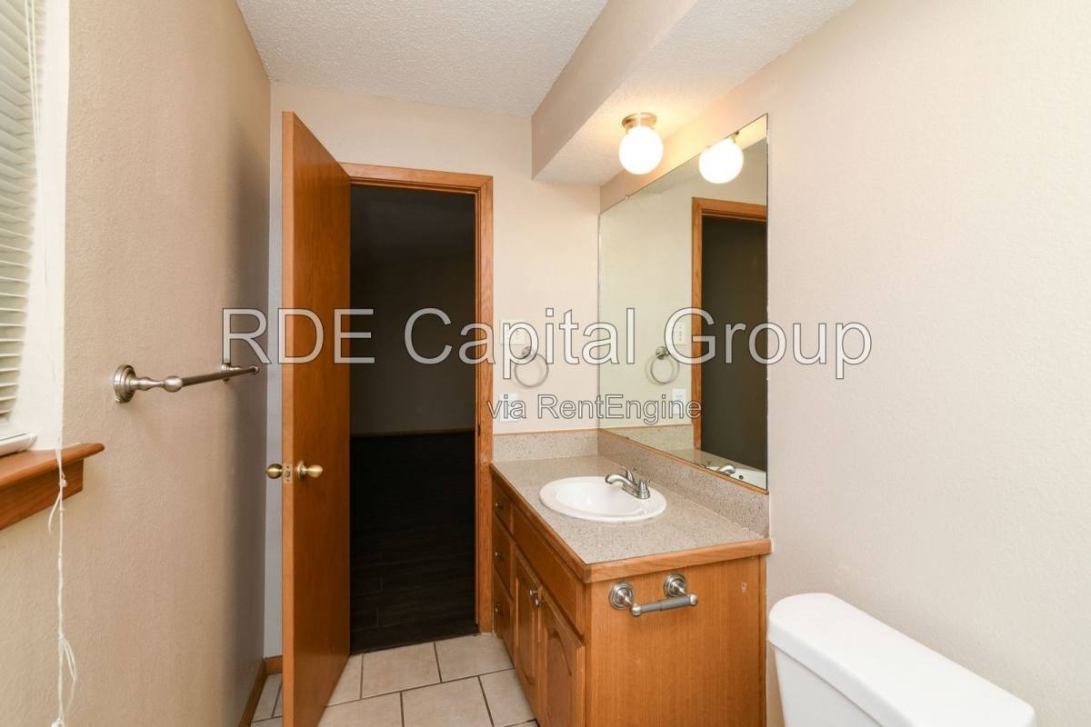 House for rent at 223 S Casa Grande Circle, Duncanville, TX 75116