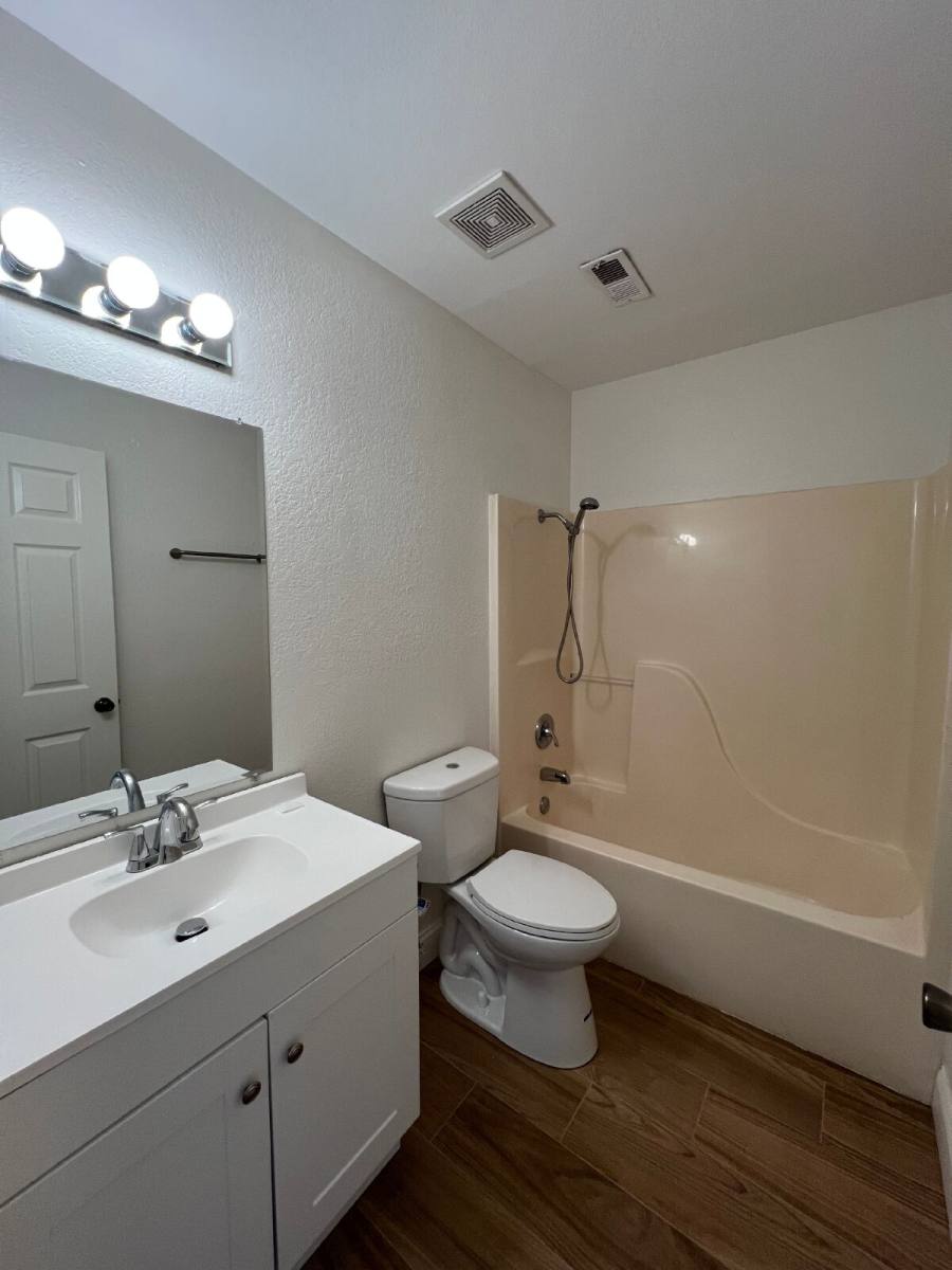 Apartment for rent at 428 Kays Lane #BLDG 17, Hollister, MO 65672
