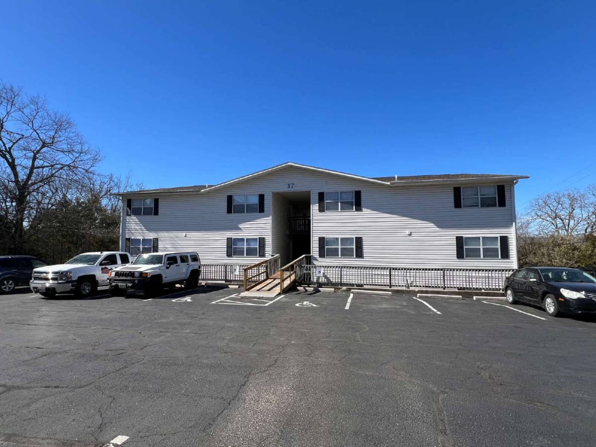 Apartment for rent at 428 Kays Lane #BLDG 17, Hollister, MO 65672