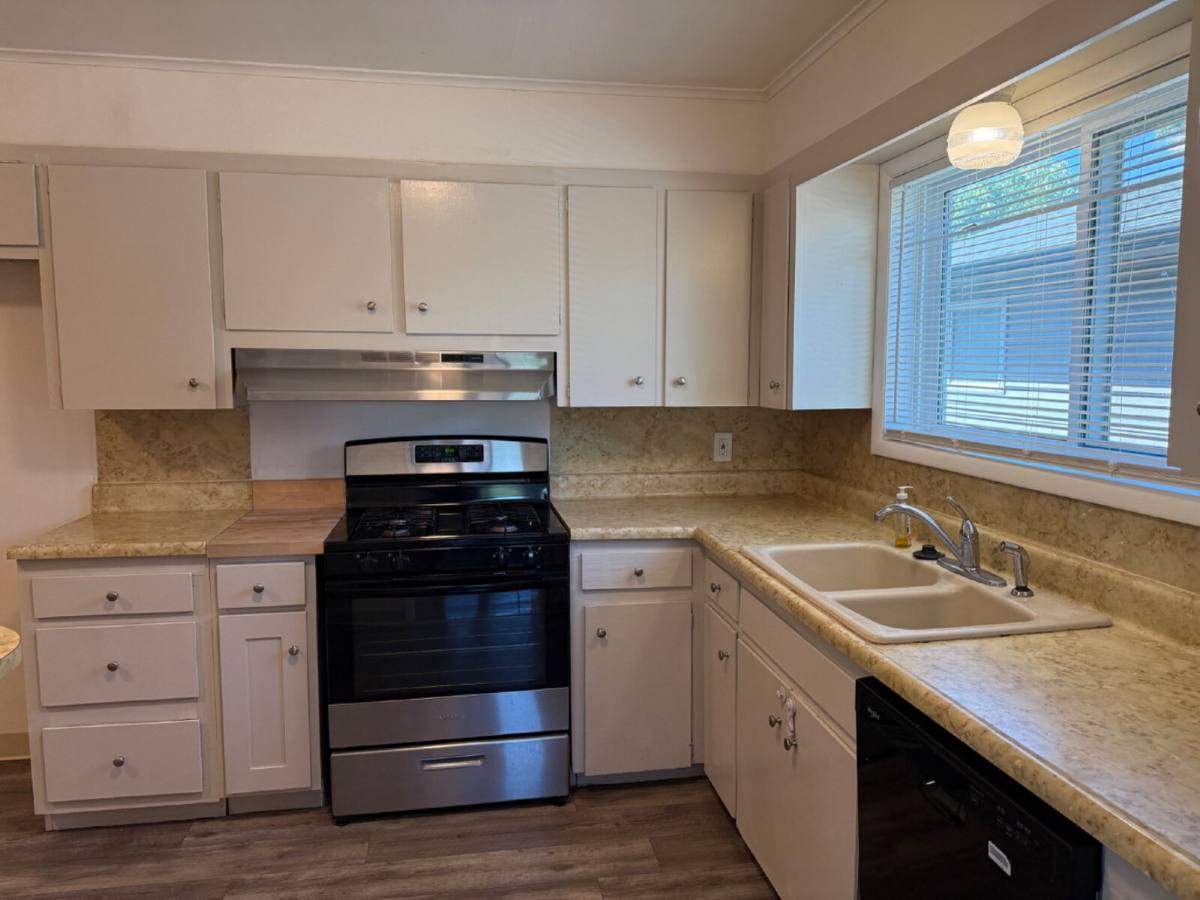 House for rent at 6635 E 27th St, Tulsa, OK 74129