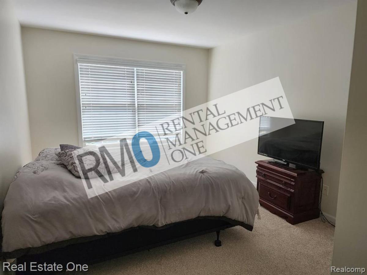 House for rent at 41568 Thoreau Ridge, Novi, MI 48377