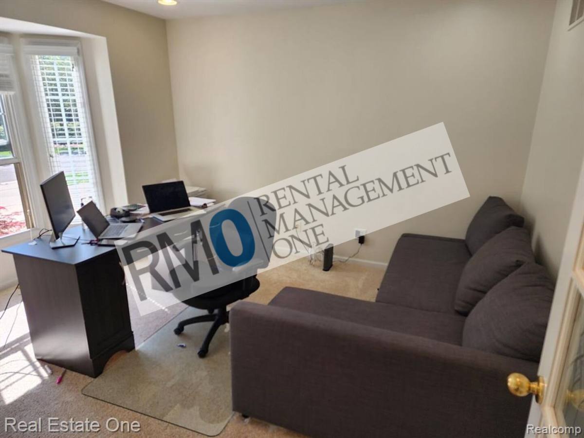 House for rent at 41568 Thoreau Ridge, Novi, MI 48377
