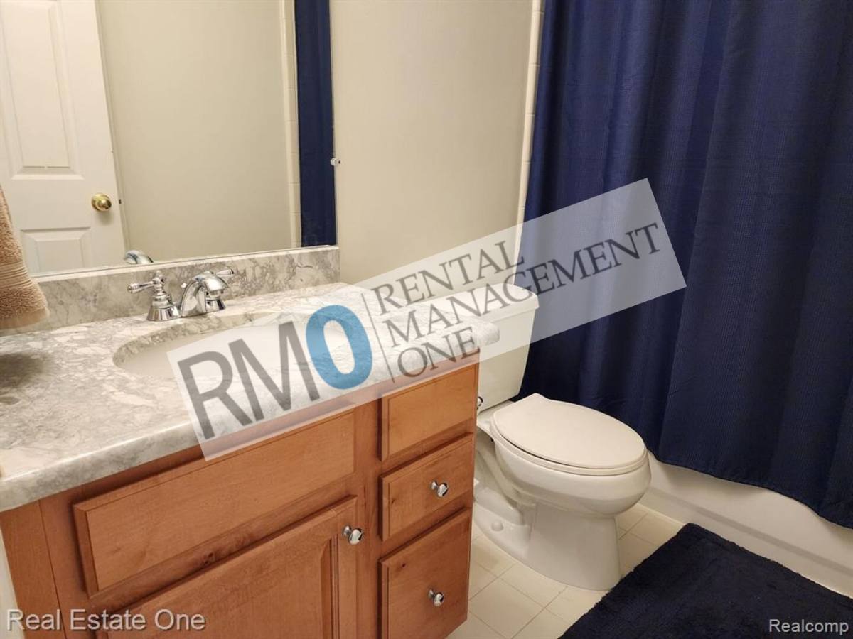 House for rent at 41568 Thoreau Ridge, Novi, MI 48377