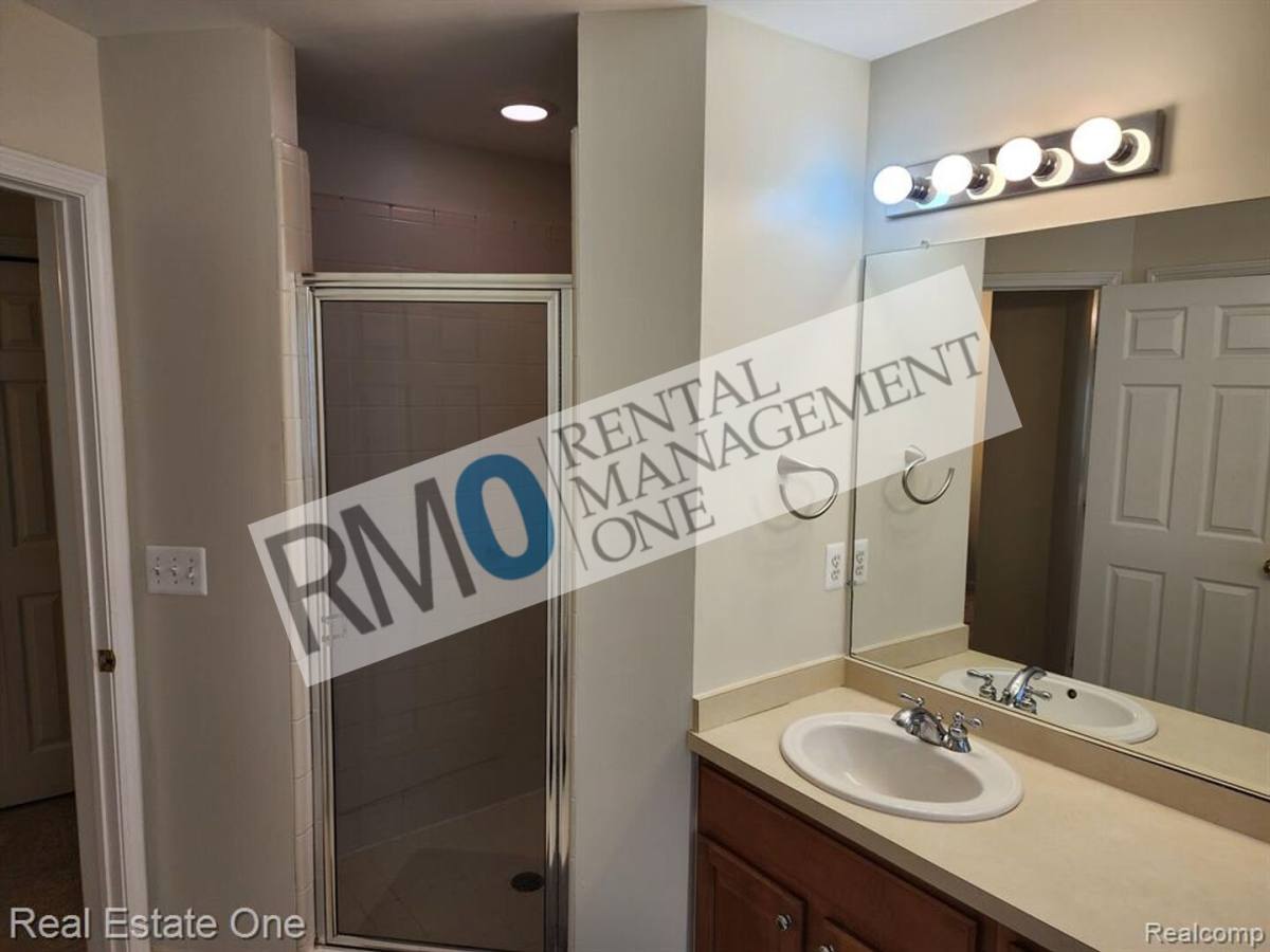 House for rent at 41568 Thoreau Ridge, Novi, MI 48377