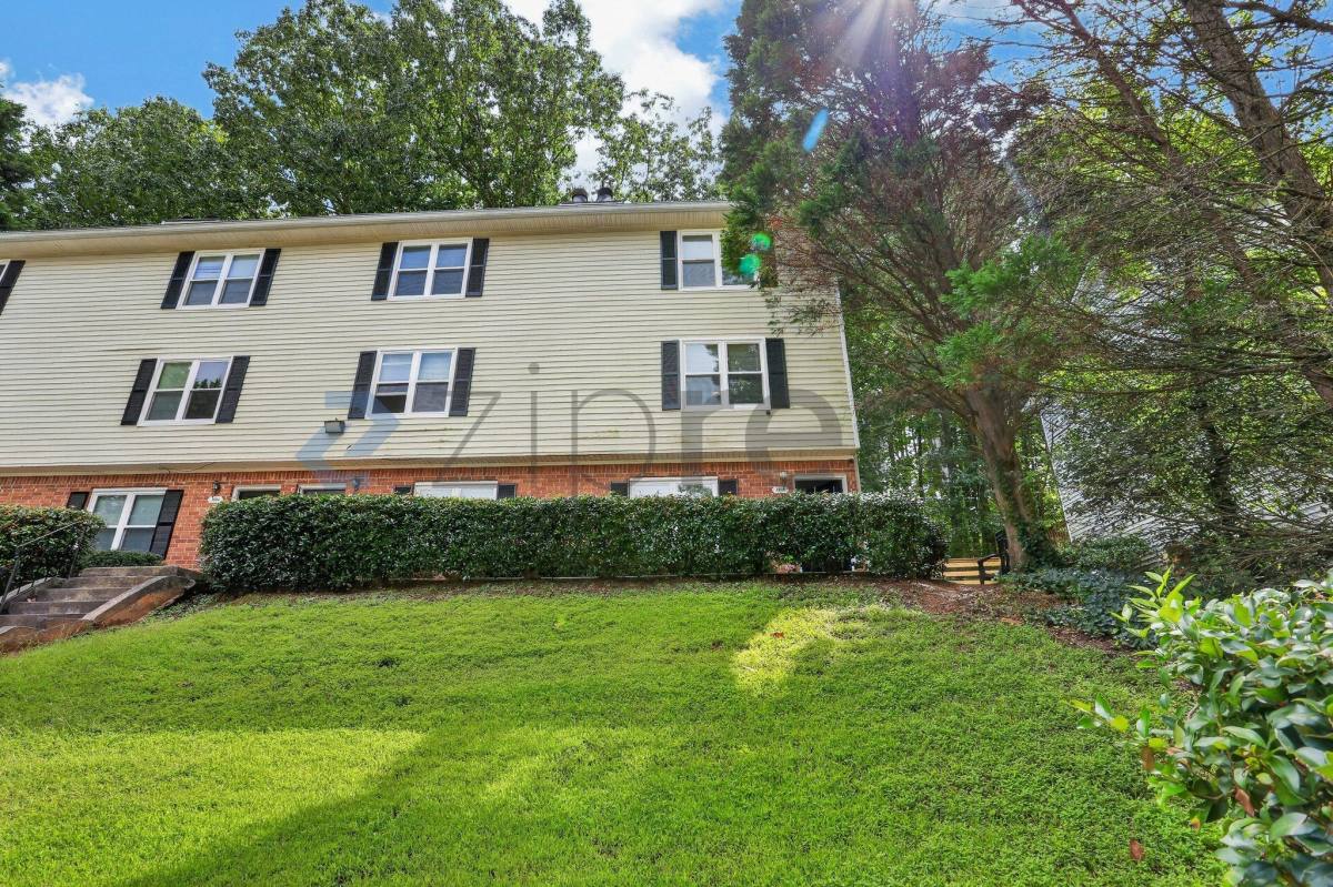 Townhouse for rent at 3102 Destin Circle #8, Snellville, GA 30078