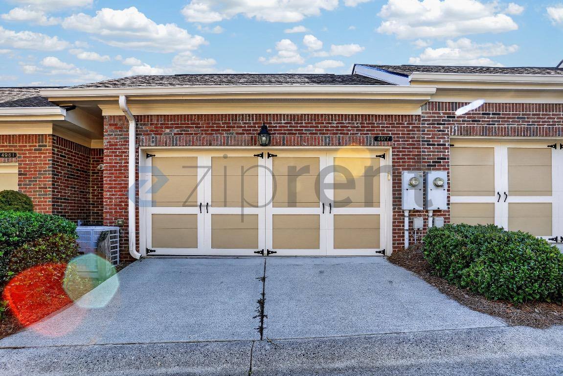 Townhouse for rent at 4977 Rosalie Rd, Alpharetta, GA 30022