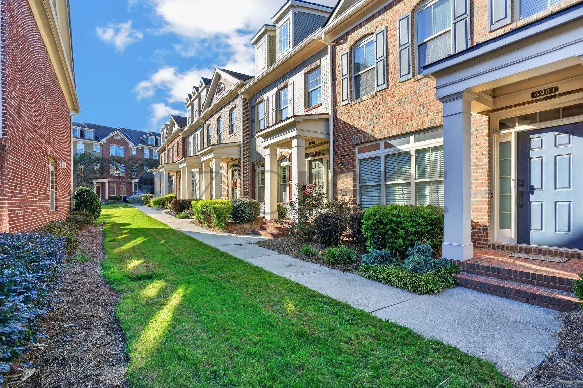 Townhouse for rent at 4977 Rosalie Rd, Alpharetta, GA 30022