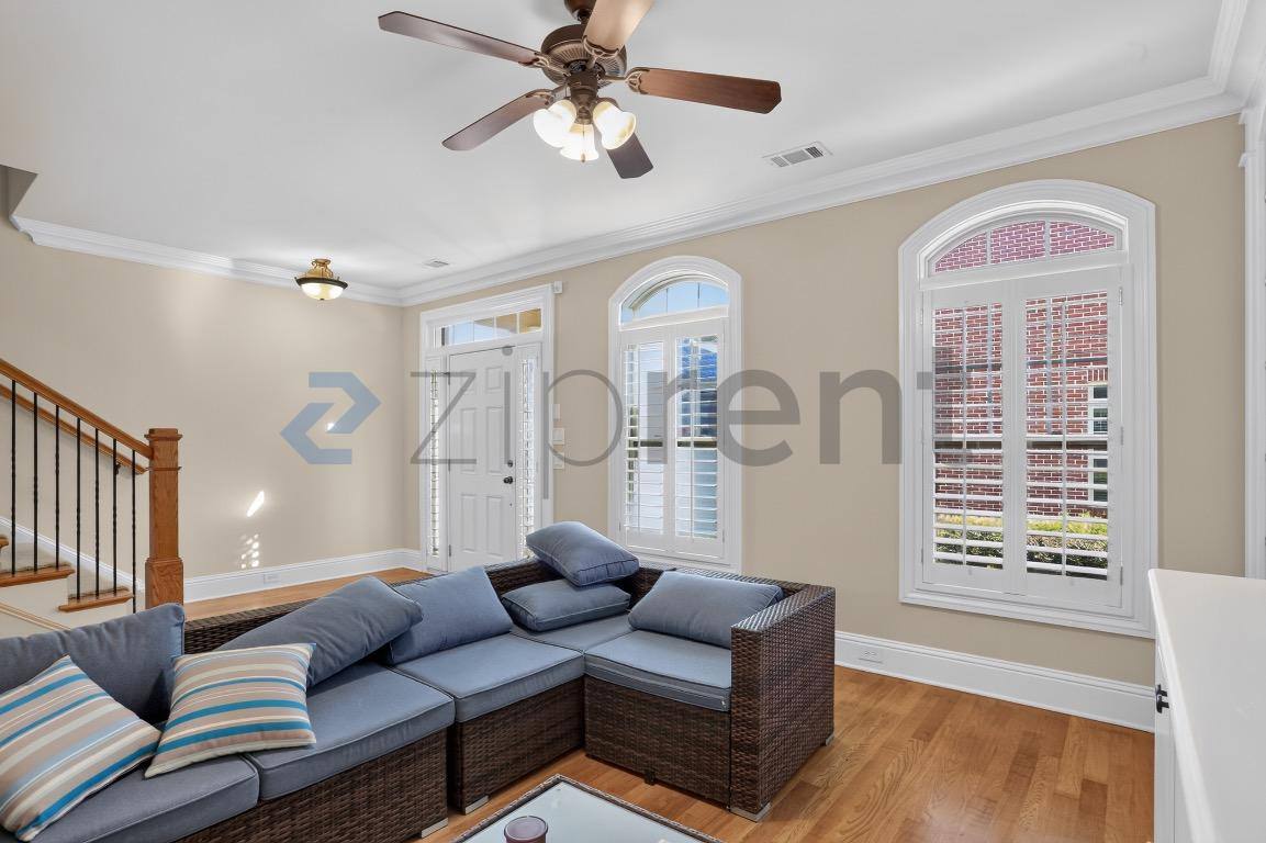 Townhouse for rent at 4977 Rosalie Rd, Alpharetta, GA 30022
