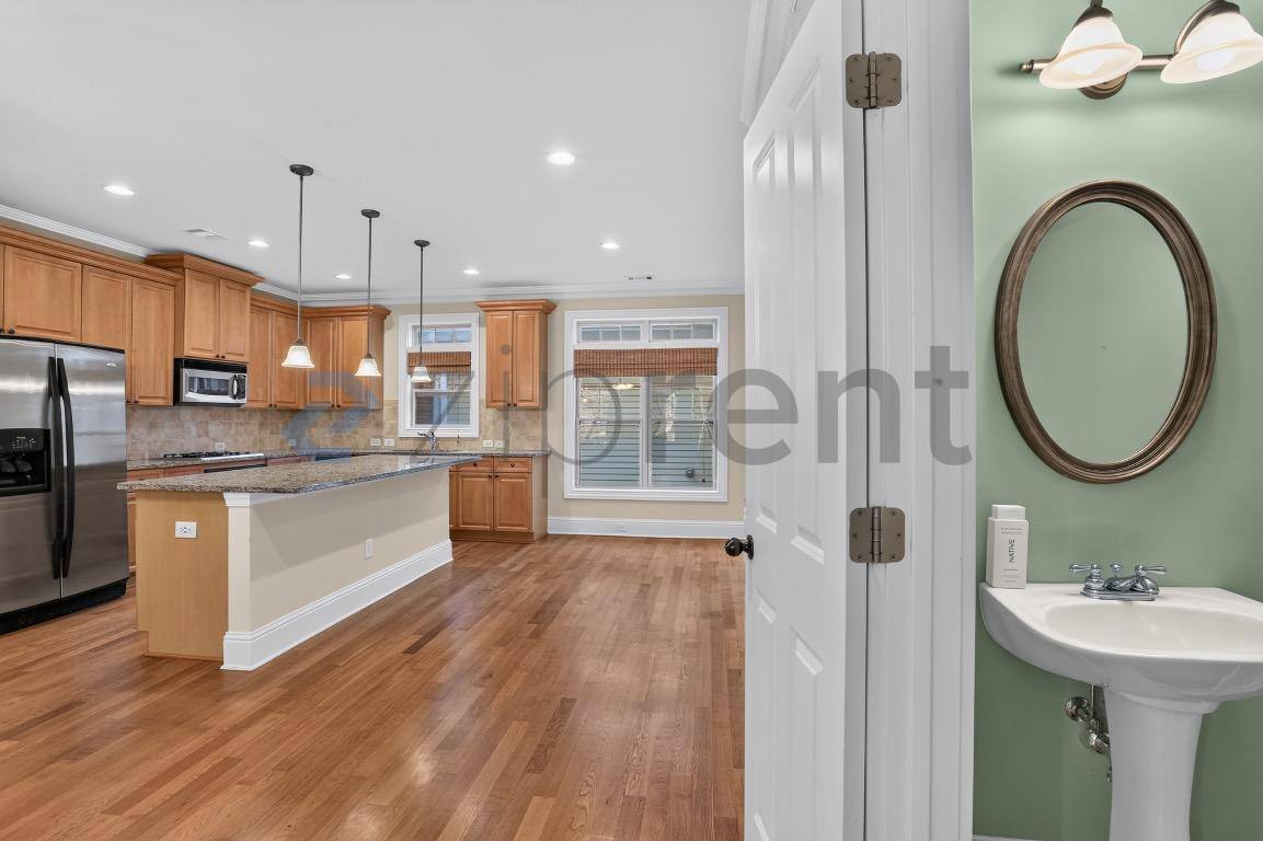 Townhouse for rent at 4977 Rosalie Rd, Alpharetta, GA 30022