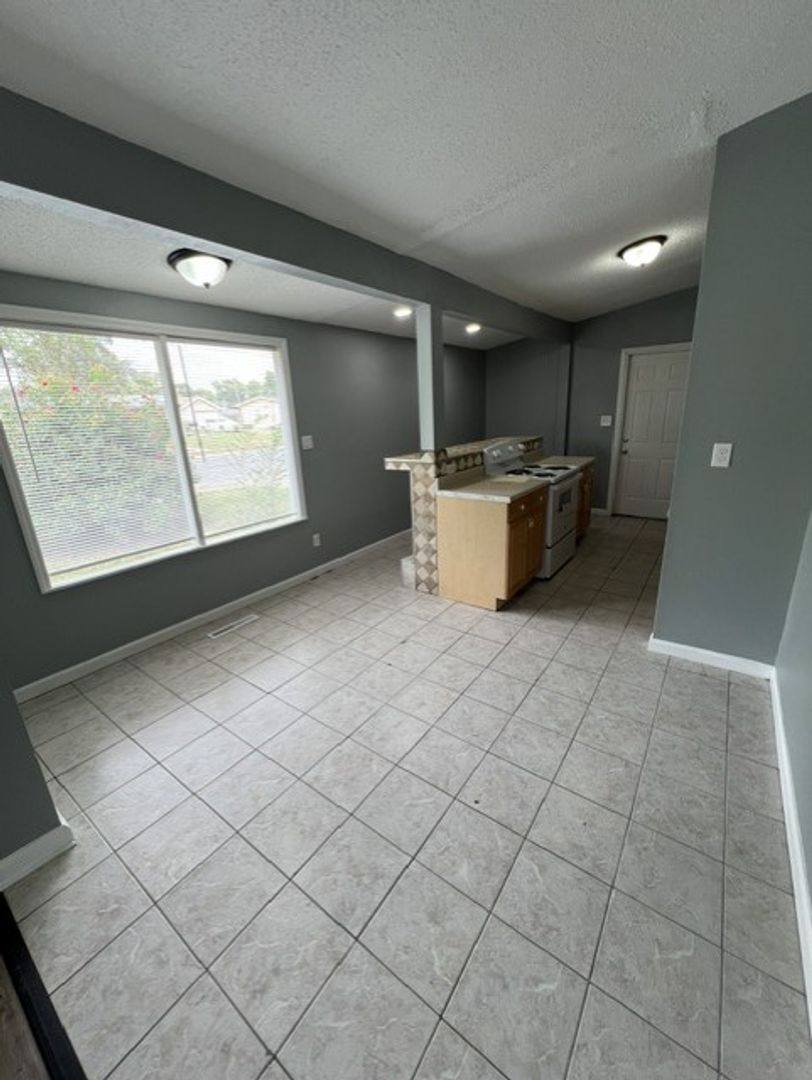 House for rent at 2204 Wilson Ave, Granite City, IL 62040