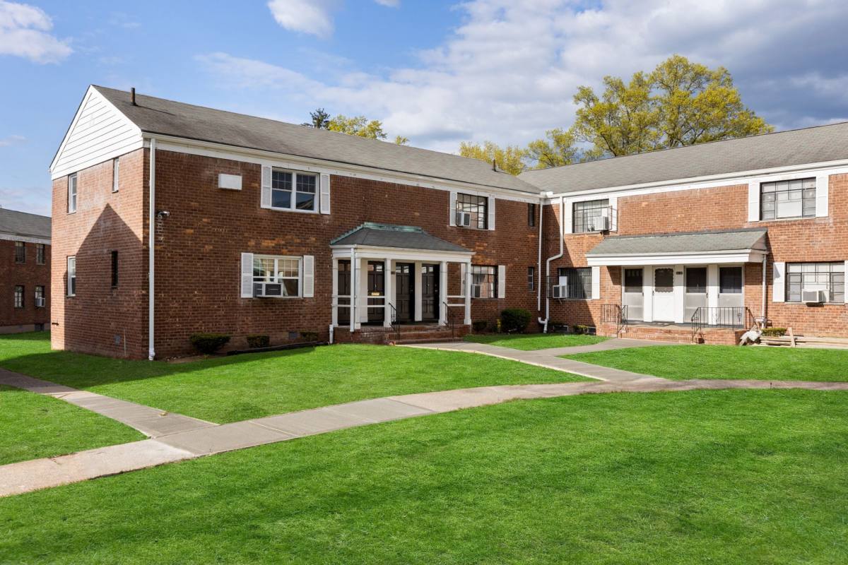 Fair Lawn Preserve, 33-06 Fair Lawn Ave, Fair Lawn, NJ 07410 - Apartment for Rent - Image 2