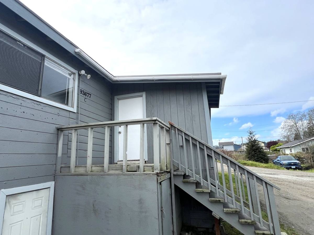 Apartment for rent at 93677 Newport Lane, Coos Bay, OR 97420
