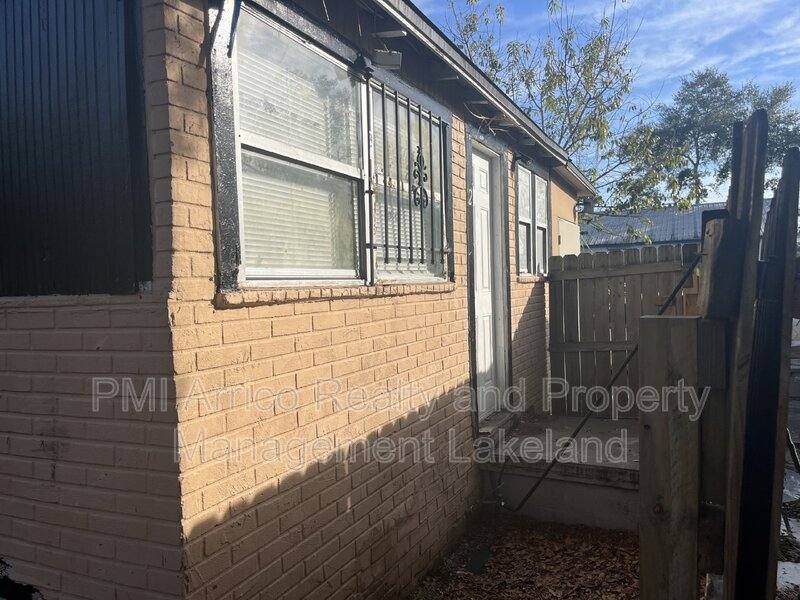 Apartment for rent at 512 W Myrtle St #2, Lakeland, FL 33815