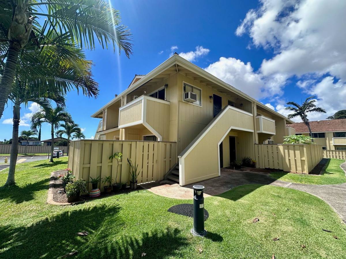 Townhouse for rent at 94-1016 Kaukahi Place #J10, Waipahu, HI 96797