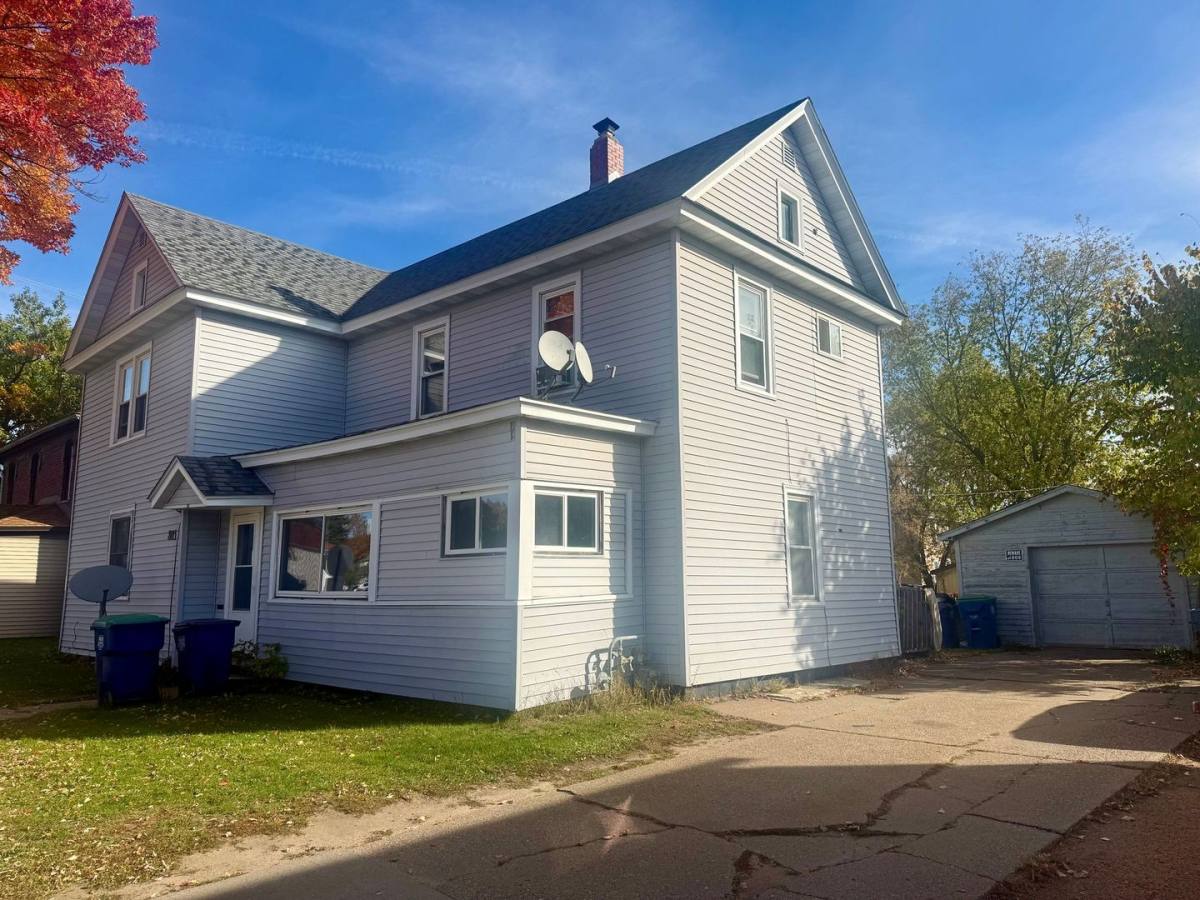 Apartment for rent at 805 S 3rd Ave, Wausau, WI 54401