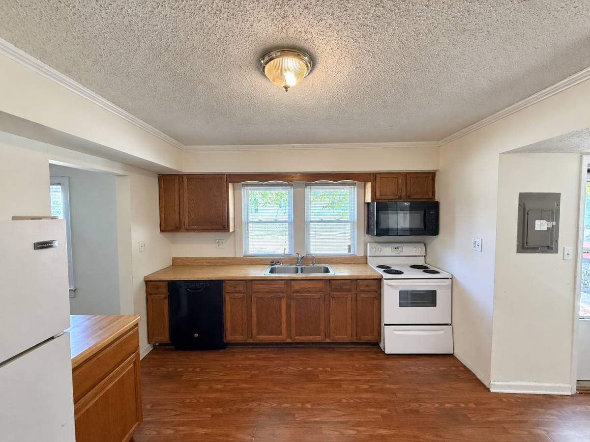 House for rent at 300 Ward St, Graham, NC 27253
