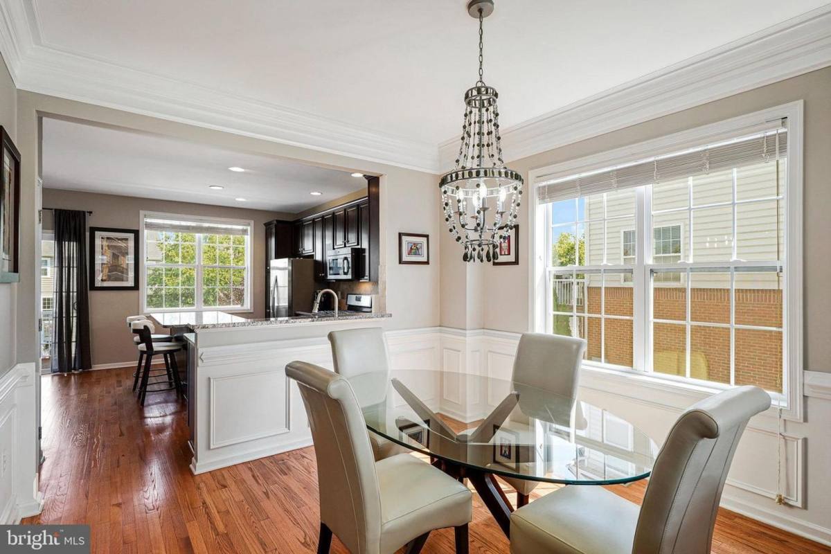 Townhouse for rent at 23073 Weybridge Square, Ashburn, VA 20148