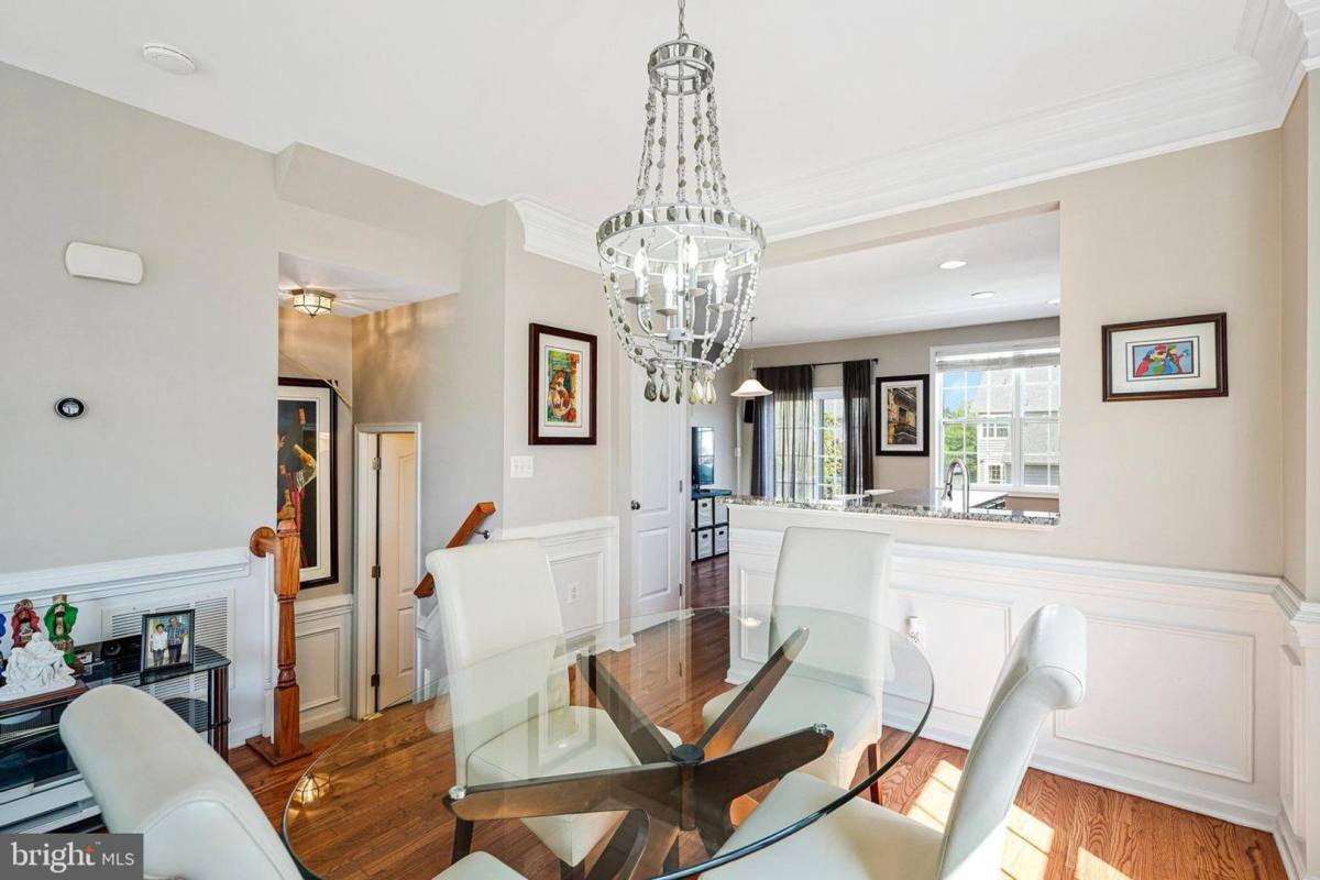 Townhouse for rent at 23073 Weybridge Square, Ashburn, VA 20148