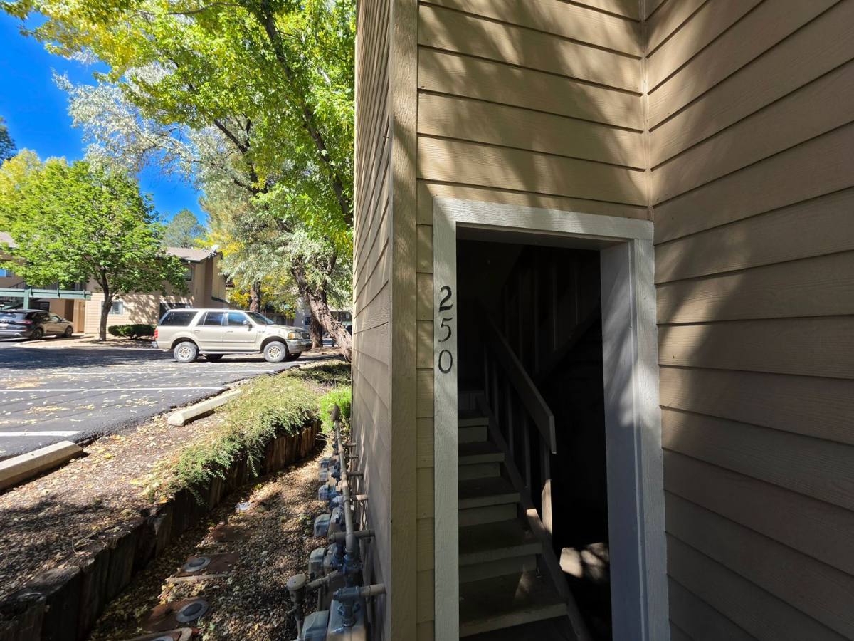 3200 S Litzler Dr #12-250, Flagstaff, AZ 86001 - Condo for Rent - Image 1